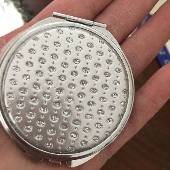Compact Sparkle Mirror - Picture 2 of 5